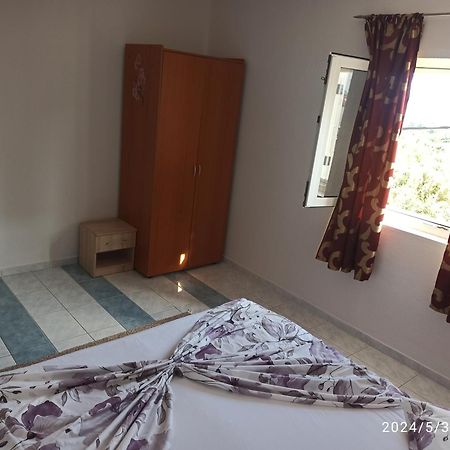 Apartments Solta Necujam Luaran gambar